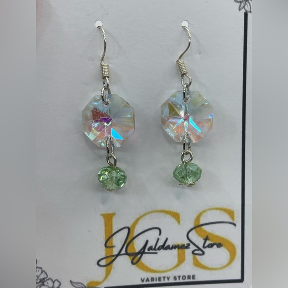 Handmade vintage Iridescent crystal dangle earrings - Picture 4 of 4